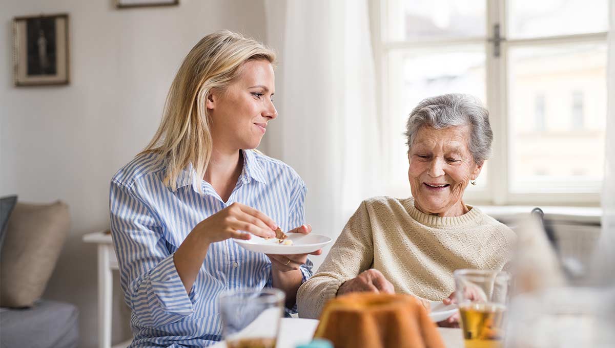 Le SAAD et le SSIAD : deux services complémentaires pour le maintien à domicile des personnes âgées